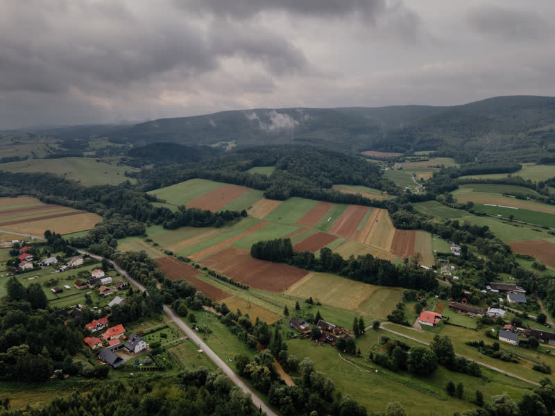 Panorama doliny z drona — Geofizyka Toruń